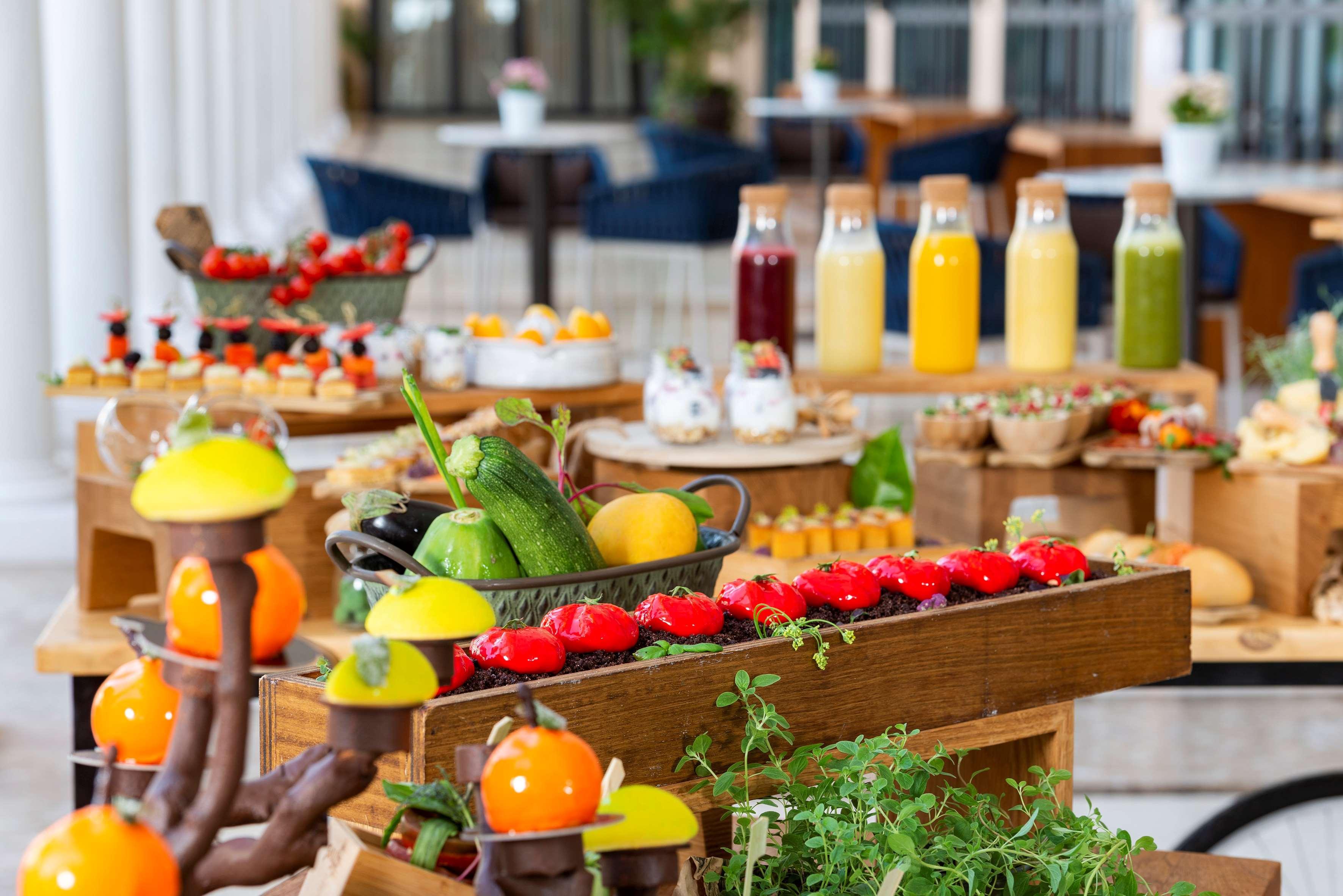Gran Melia Palacio De Isora Resort & Spa Alcala  Exterior photo A buffet at a hotel