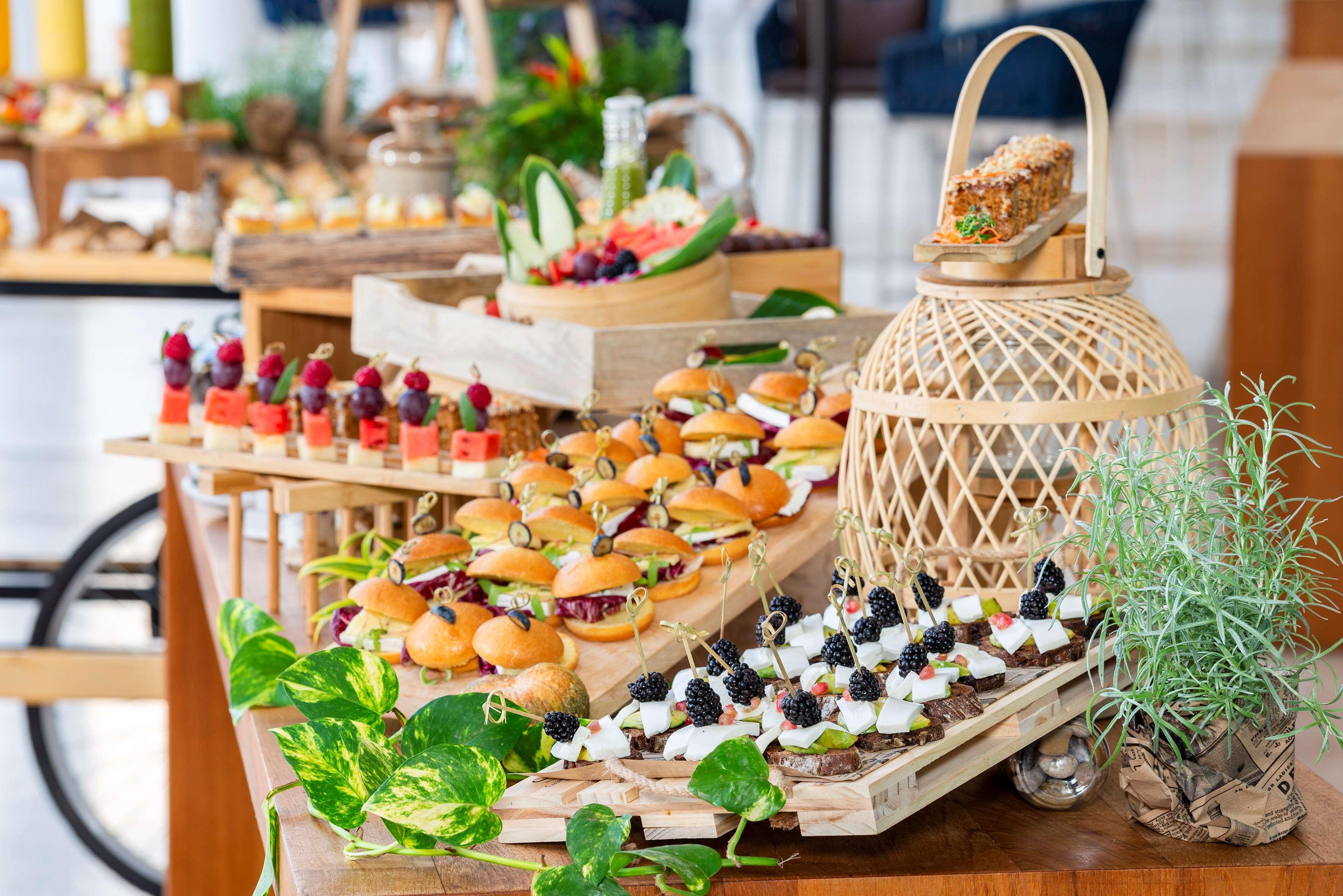Gran Melia Palacio De Isora Resort & Spa Alcala  Exterior photo A selection of desserts