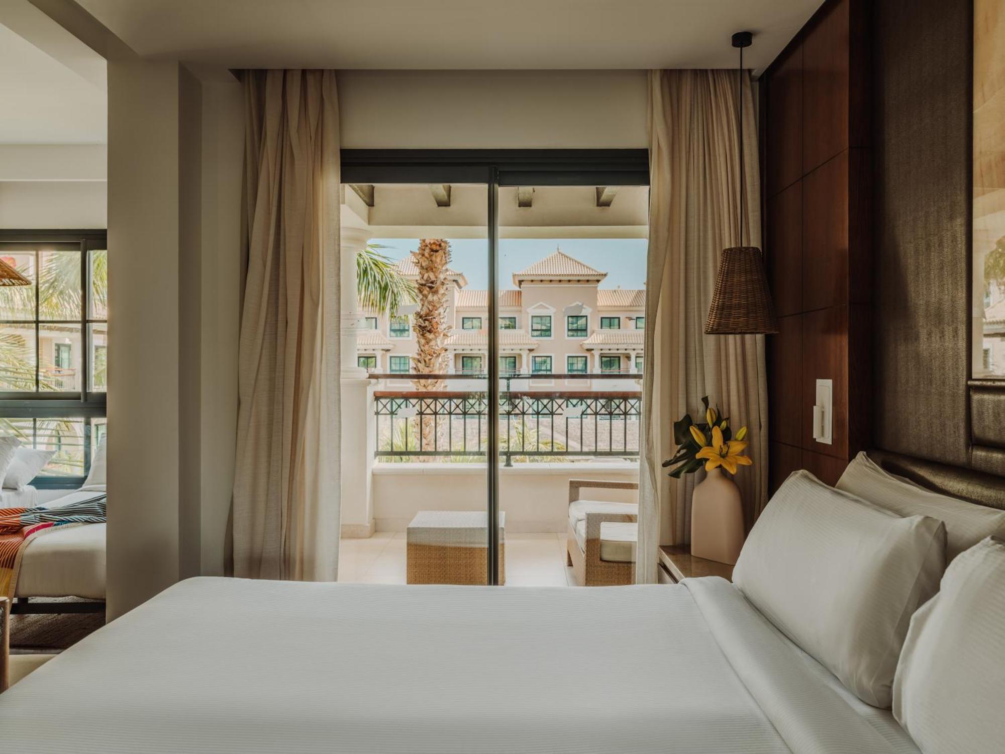 Gran Melia Palacio De Isora Resort & Spa Alcala  Exterior photo A bedroom at the Westin La Paloma